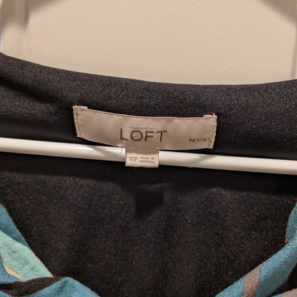 Curvy multi colored cowl-neck dress - Picture 2 of 5